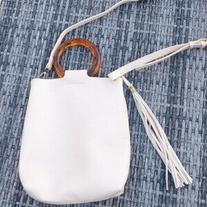 Ring Handel Bucket Bag